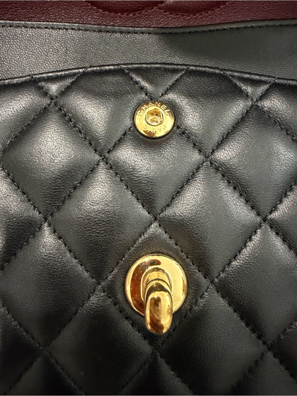 Chanel Classic Quilted Flap lamb skin Bag in Black with Gold Hardware like NEW - Picture 12 of 17